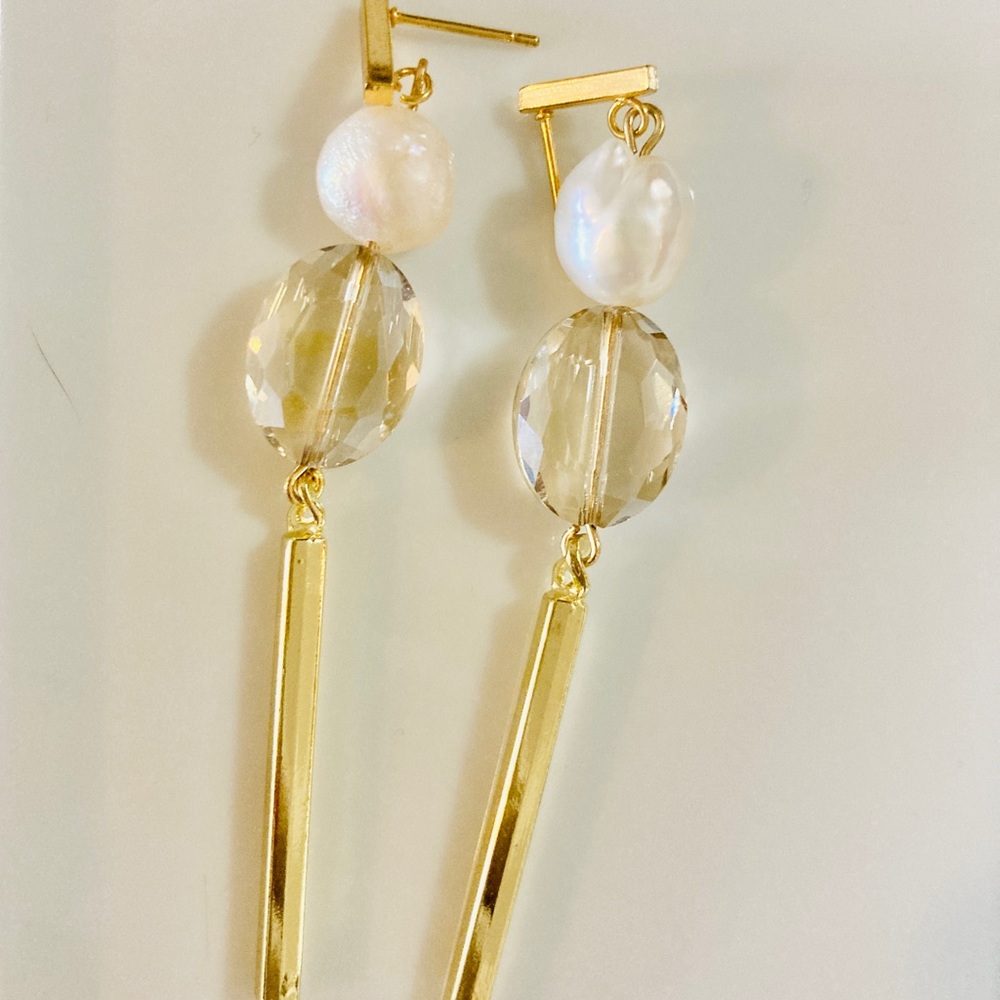 Pure Pearl Bar earrings